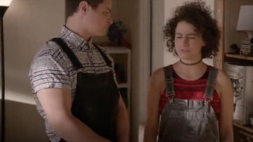 American Apparel Denim Court-Tous / Combinaisons XS porté par Ilana Wexler (Ilana Glazer) au Large de la Ville (S03E04)