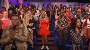 Versace Blanc “Medusa " Hommage” Baskets portées par Wendy Williams sur Le Wendy Williams Show 06 Mars 2019