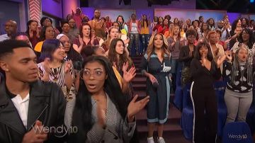 Saint Laurent White Signature Court SL/01 Lips Sneakers worn by Wendy Williams on The Wendy Williams Show March 07, 2019