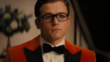 Anteojos usados por Eggsy (Taron Egerton) como se ve en Kingsman 2: El Círculo Dorado