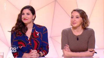 The printed shirt from Anne Rosencher in 28 minutes of 12/03/2019