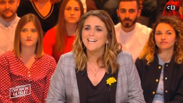 The blazer pattern prince of wales Valerie Bénaïm in It is that of the tv ! the 12/03/2019