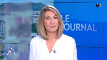 La Blouse écrue col v en viscose de Caroline Delage dans William à midi du 13/03/2019