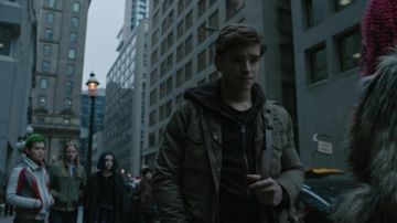 La veste portée par Dick Grayson (Brenton Thwaites) dans Titans (S01E08)