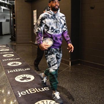 kyrie outfit