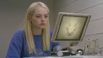 Pendientes usados por Annie Landsberg (Emma Stone) como se ve en Maniac S01E02
