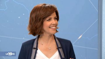 La chaqueta deportiva azul marino de Nathalie Renoux en Le 19:45 de M6 del 13/03/2019