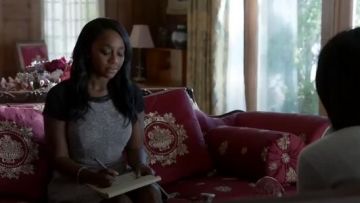 Rebecca Taylor à Manches Courtes en Cuir Véritable, Garniture de Robe Jacquard porté par Michaela Pratt (Aja Naomi King) dans la Façon de s'en tirer avec Assassiner (S02E04)