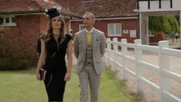 Victoria BeckhamTulle-panneaux de Laine et de Soie de mélange de la Robe portée par Elizabeth Hurley dans La famille Royale (S02E01)