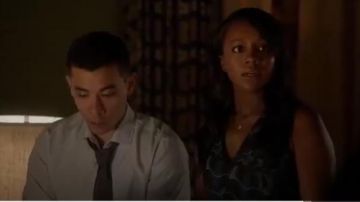 Kenzo imprimé Abstrait Patineur-Robe portée par Michaela Pratt (Aja Naomi King) dans la Façon de s'en tirer avec Assassiner (S02E07)