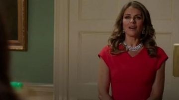Victoria Beckham Cap Sleeve Cœur Robe Ajustée portées par la Reine Hélène (Elizabeth Hurley) dans La famille Royale (S02E03)