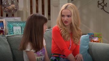 J. Crew à Bout de Laine Léger Jackie cardigan porté par Liv Rooney (Dove Cameron) en Liv et Maddie (S04E04)