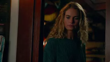 Le pullover bleu de Young Donna (Lily James) dans Mamma Mia ! Here We Go Again