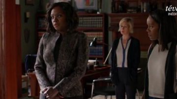 Lafayette 148 New York Eliza Veste portée par Annalise Keating (Viola Davis) dans la Façon de s'en tirer avec Assassiner (S03E06)