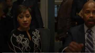 Alexander McQueen Floral knit cardigan porté par Lucca Quinn (Cush Jumbo) dans Le Bon Combat (S03E01)