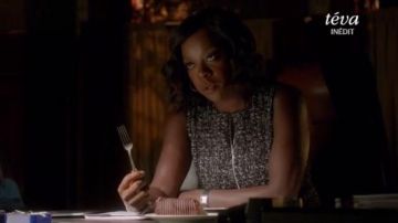 Michael Kors Vestido de funda sin mangas con cremallera usado por Annalise Keating (Viola Davis) en Cómo salirse con la suya con el asesinato (S03E07)