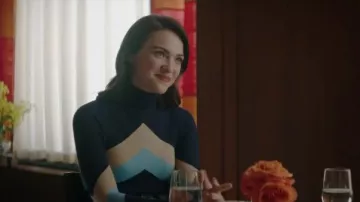 Suéter JoosTricot Chevron Turtleneck usado por Cara Bloom (Violett Beane) en God Friended Me (S01E17)