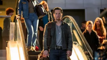 Leather jacket worn by Dusty Mayron (Mark Wahlberg) as seen in Daddy's Home