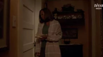 BP  Oversize Windowpane Cardigan worn by Annalise Keating (Viola Davis) in How to Get Away with Murder (S04E01)