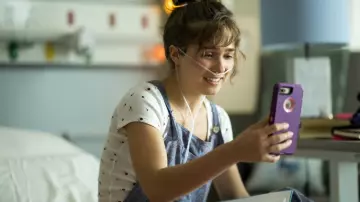 Patterned blue cotton overalls worn by Stella (Haley Lu Richardson) in Five Feet Apart