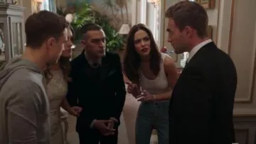 Sandro Jeans: Flame Cropped Jeans worn by Princess Eleanor (Alexandra Park) in The Royals (S04E10)