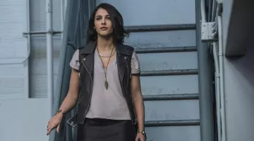 Le collier de Kimberly Hart / Pink Ranger (Naomi Scott) dans Power Rangers