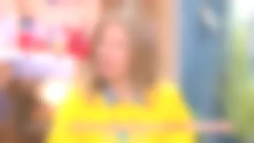 Le sweat jaune PLAYA BONITA de Agathe Lecaron dans La maison des maternelles