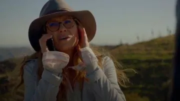 Current Elliott Géorgie Shirt Rayé porté par Abby Clark (Connie Britton) dans le 9-1-1 (S01E09)