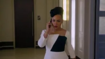 Roland Mouret Houghton 3/4-Sleeve Asymmetric-Neck Colorblock Blouse worn by Tegan Price (Amirah Vann) in How to Get Away with Murder (S05E15)