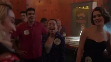 UO Licorne Ville Corduroy Blazer porté par Mariana Adams Foster (Cierra Ramirez) en Bonne Difficulté (S01E10)