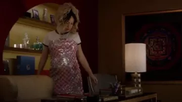 Topshop Paillettes Mini Slipdress porté par Jude Demorest la Star (S03E04)