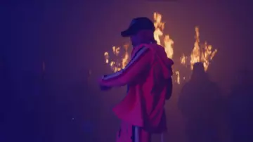 Le jogging orange Sweet Pants porté par Niska dans son clip Giuseppe (#MéchantMéchant 1)