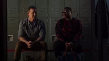 Joie Brycen Chandail porté par Henrietta 'Poule' Wilson (Aisha Hinds) dans le 9-1-1 (S02E10)