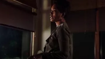 Splendide Wilder Tencel Double breasted Veste portée par Athena Subvention (Angela Bassett) dans le 9-1-1 (S02E11)