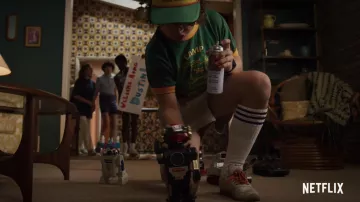 el par de zapatillas Reebok usadas por Dustin Henderson (Gaten Matarazzo) en la temporada 3 de Stranger Things