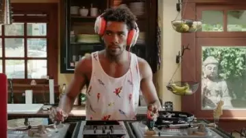 Forever 21 Parrot Print Tank worn by Sam Dresden (Brandon Mychal Smith) in You're the Worst (S02E10)