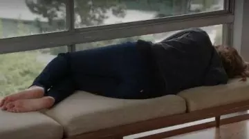Levi’s Empire’ skinny jeans worn by Gretchen Cutler (Aya Cash) in You're the Worst (S02E12)