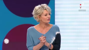 Le pull bleu de Sophie Davant dans C'est au programme du 08/02/2019