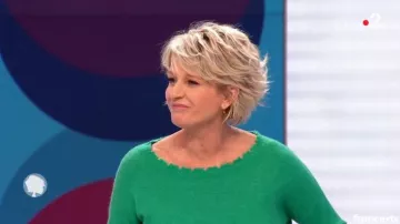 Le pull cachemire femme vert emeraude de Sophie Davant dans C'est au programme du 17/02/2019