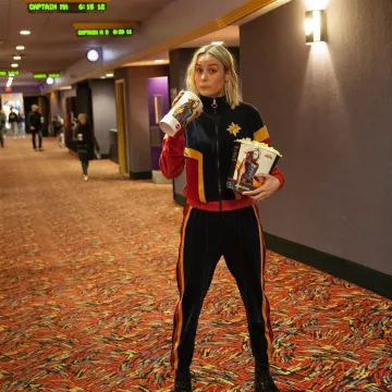 The tracksuit jacket Captain Marvel range by Brie Larson on the account Instagram @captainmarvelofficial