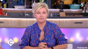 La Blouse imprimée de Anne-Élisabeth Lemoine dans C à vous du 09/01/2019