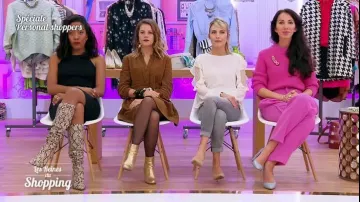 Los zapatos Sézane dorados de la personal shopper Olivia en The Queens of Shopping del 21 de marzo de 2019