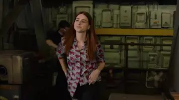 J Crew Collection Silk Twill Button-up in Roaming Tiger worn by Gretchen Cutler (Aya Cash) in You're the Worst (S05E10)