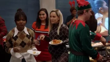 Michael Kors Collection Suéter de cachemira argyle recortado usado por Alexandra Crane (Ryan Destiny) en Star (S03E09)
