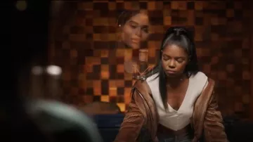 Helmut Lang Chaqueta de visón falsa con capucha usada por Alexandra Crane (Ryan Destiny) en Star (S03E10)