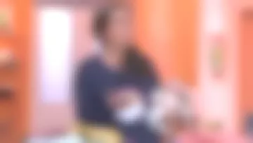 El suéter arco iris y nubes Brave Soul de Marie Perarnau en La maison des maternelles el 22.03.2019