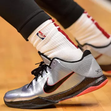 Sneakers Nike Zoom Kobe 5 "all star" worn by Derrick Jones Jr. on the Instagram account @brkicks