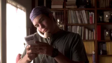 Nintendo Game Boy used by Frank Cushman (Jerry O'Connell) in Jerry Maguire