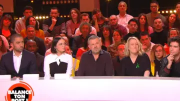 The Dress hides heart layered Agathe Auproux in Balance for your post ! the 21/03/2019
