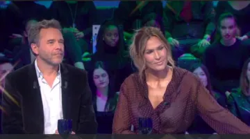 Le top court imprimé The Kooples de Vitaa dans Les Terriens du samedi le 23.03.2019